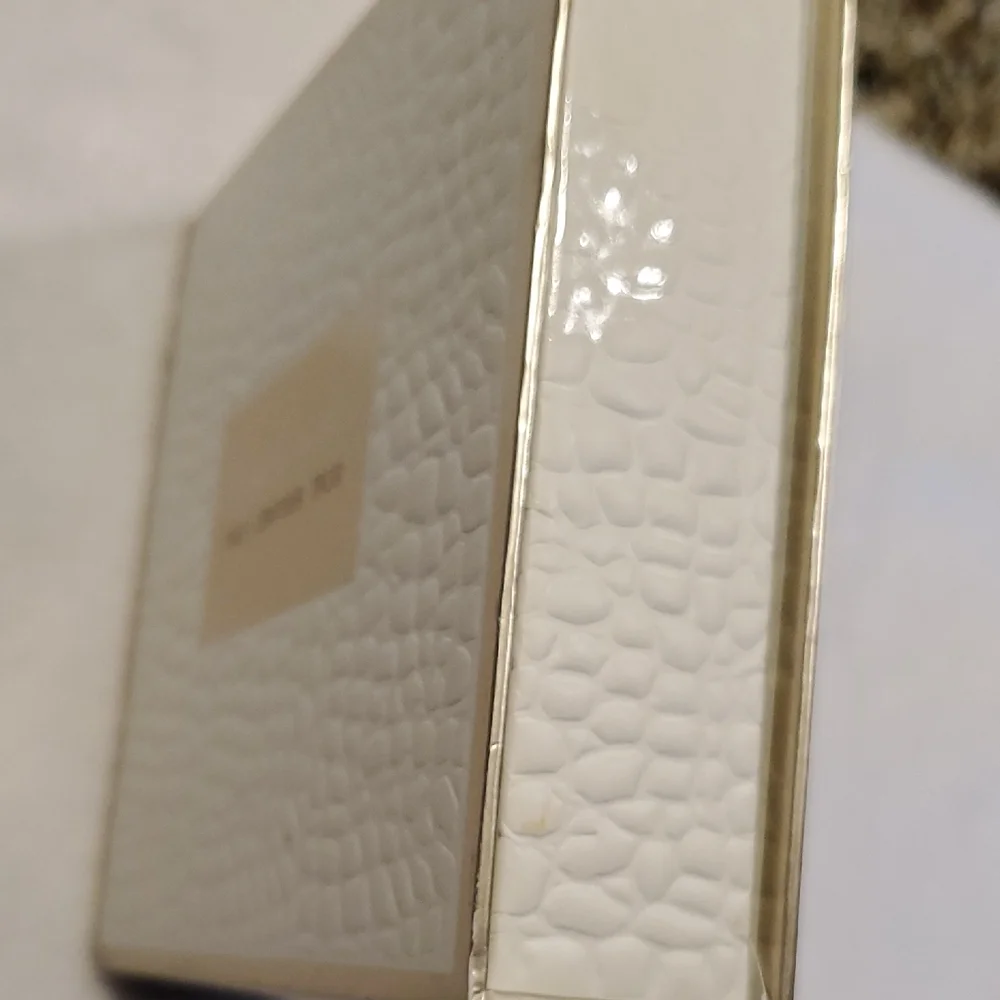 Tahari Face Contour Trio in Textured White and Gold